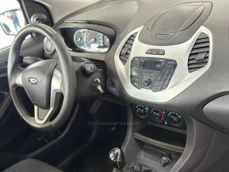 FORD - KA - 2017/2018 - Branca - R$ 46.900,00