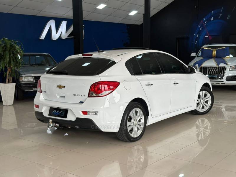 CHEVROLET - CRUZE - 2015/2015 - Branca - R$ 79.900,00