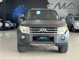 MITSUBISHI - PAJERO FULL - 2008/2009 - Preta - R$ 76.900,00