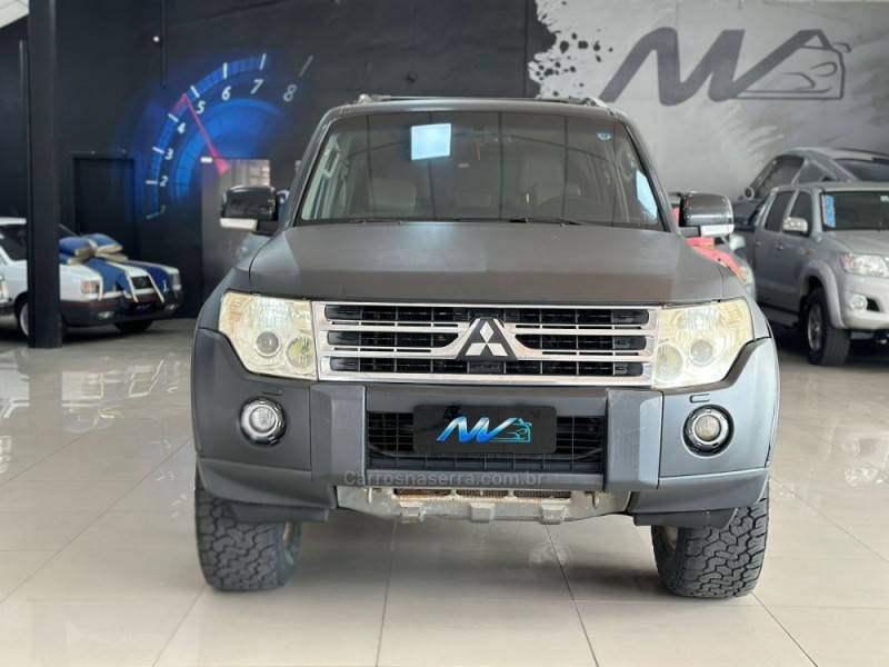 MITSUBISHI - PAJERO FULL - 2008/2009 - Preta - R$ 76.900,00