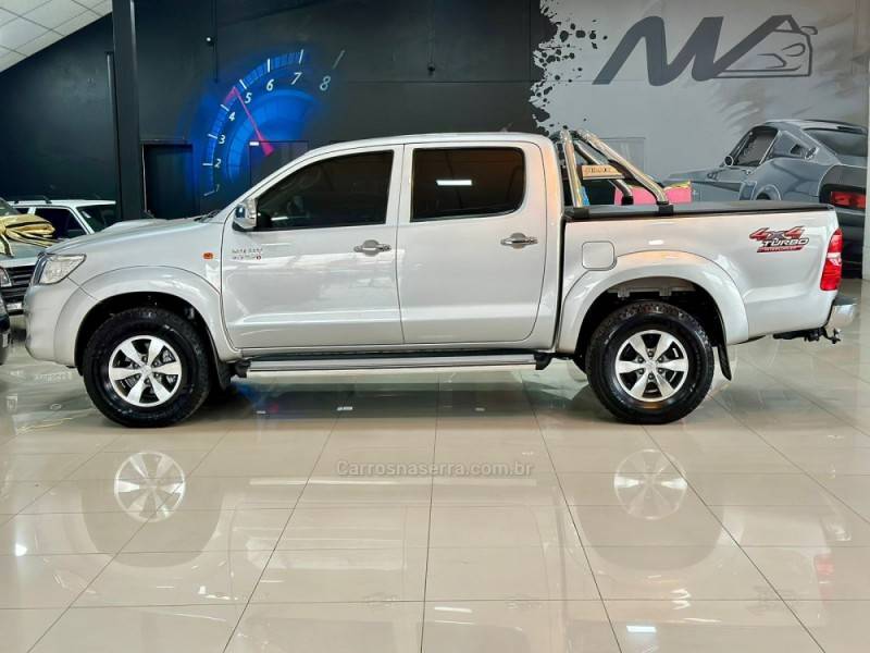 TOYOTA - HILUX - 2012/2013 - Prata - R$ 124.900,00