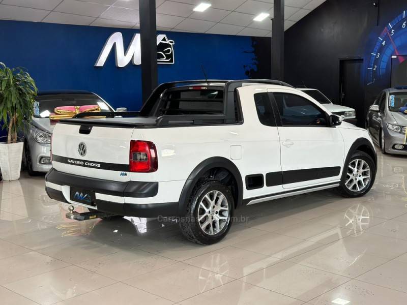 VOLKSWAGEN - SAVEIRO - 2014/2014 - Branca - R$ 68.900,00