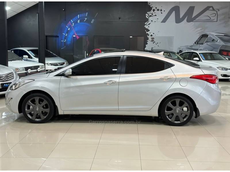 HYUNDAI - ELANTRA - 2012/2013 - Prata - R$ 69.900,00