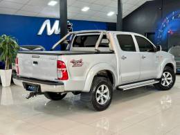 TOYOTA - HILUX - 2012/2013 - Prata - R$ 124.900,00