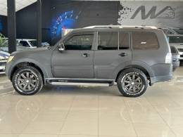 MITSUBISHI - PAJERO FULL - 2008/2009 - Preta - R$ 76.900,00