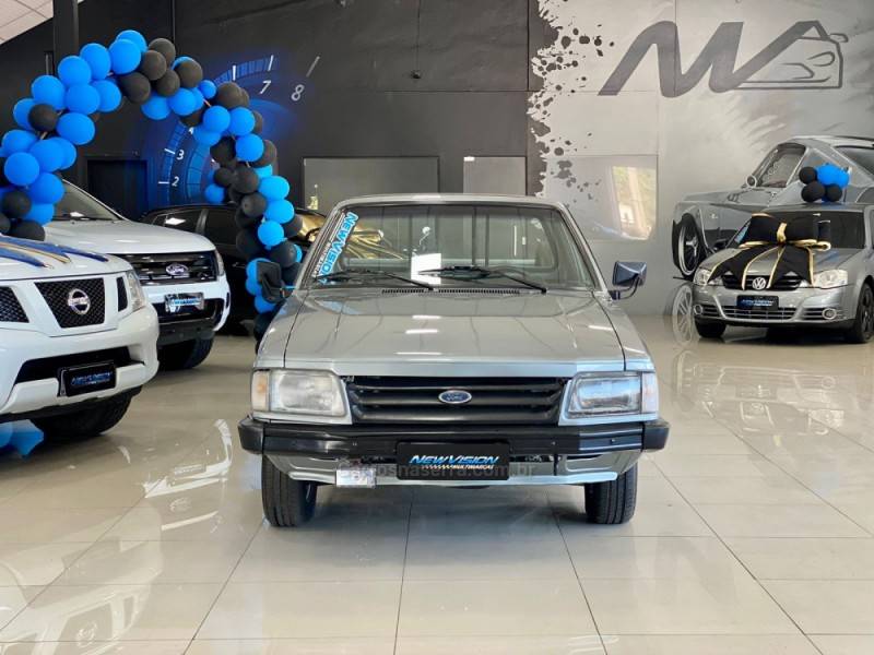 FORD - PAMPA - 1993/1994 - Cinza - R$ 69.900,00