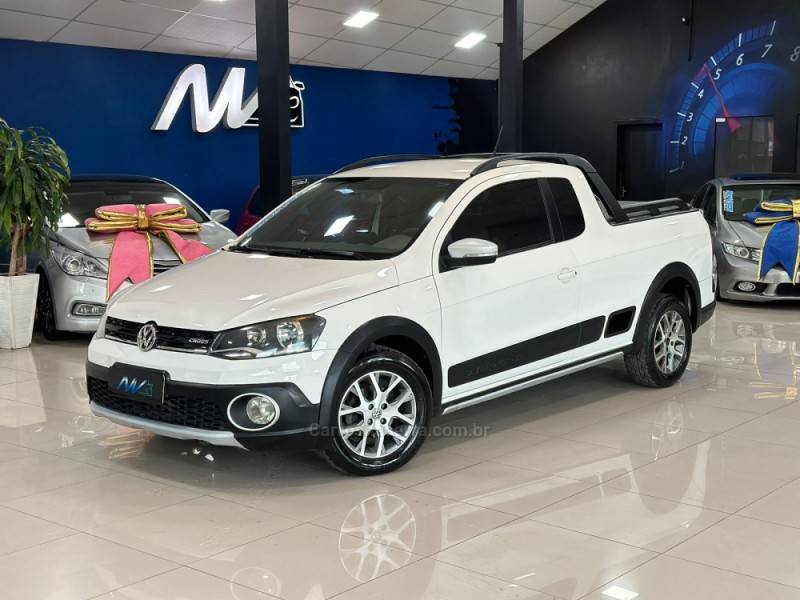 VOLKSWAGEN - SAVEIRO - 2014/2014 - Branca - R$ 68.900,00