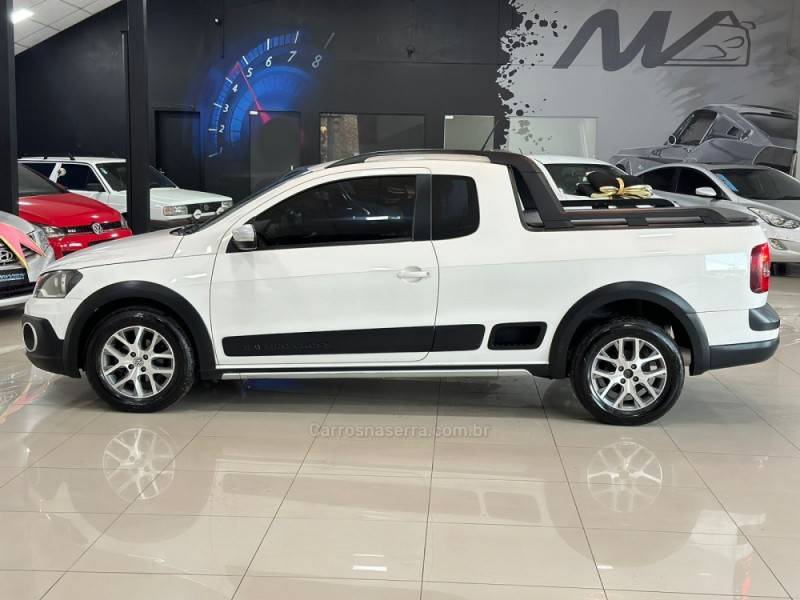 VOLKSWAGEN - SAVEIRO - 2014/2014 - Branca - R$ 68.900,00