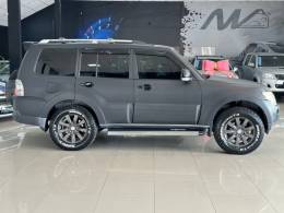 MITSUBISHI - PAJERO FULL - 2008/2009 - Preta - R$ 76.900,00