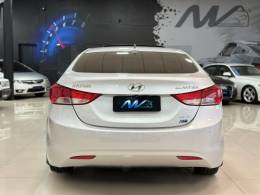 HYUNDAI - ELANTRA - 2012/2013 - Prata - R$ 69.900,00