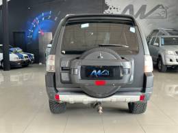 MITSUBISHI - PAJERO FULL - 2008/2009 - Preta - R$ 76.900,00