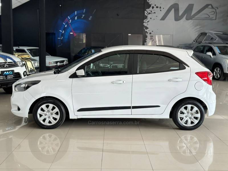 FORD - KA - 2017/2018 - Branca - R$ 46.900,00